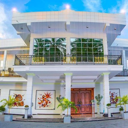 Aurora Banquet And Hotel Chilaw Eksteriør billede