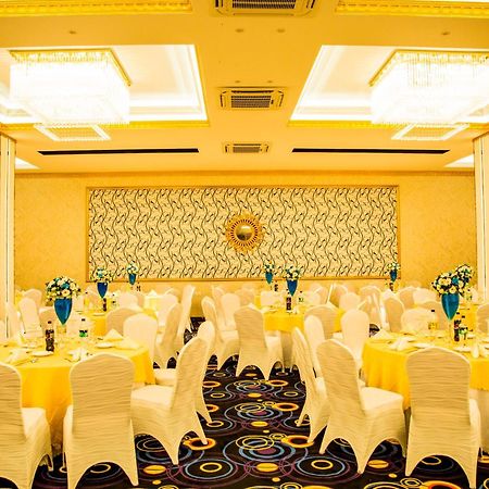 Aurora Banquet And Hotel Chilaw Eksteriør billede