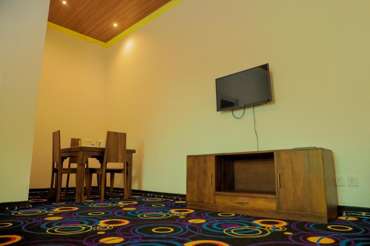 Aurora Banquet And Hotel Chilaw Eksteriør billede