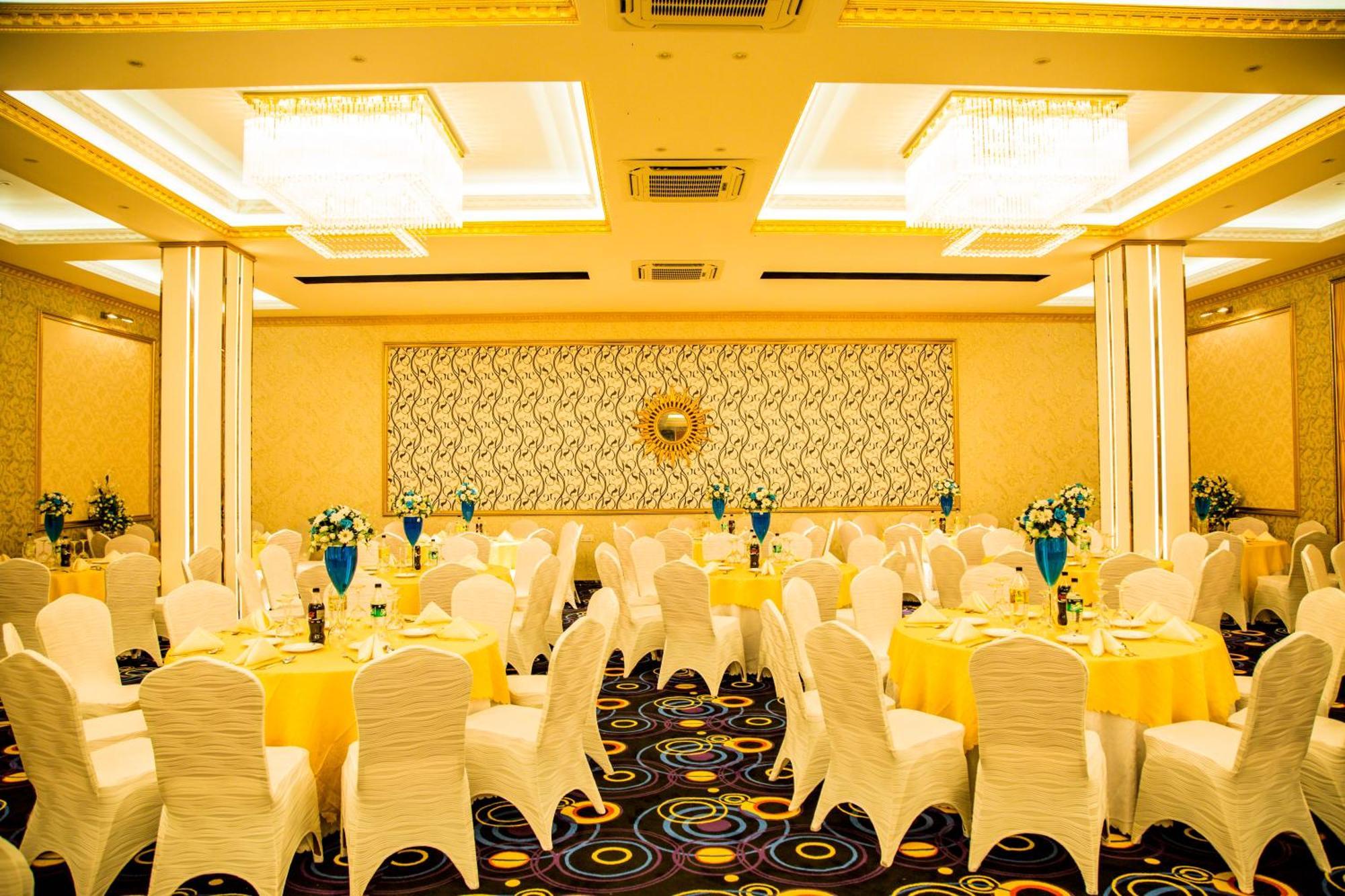 Aurora Banquet And Hotel Chilaw Eksteriør billede