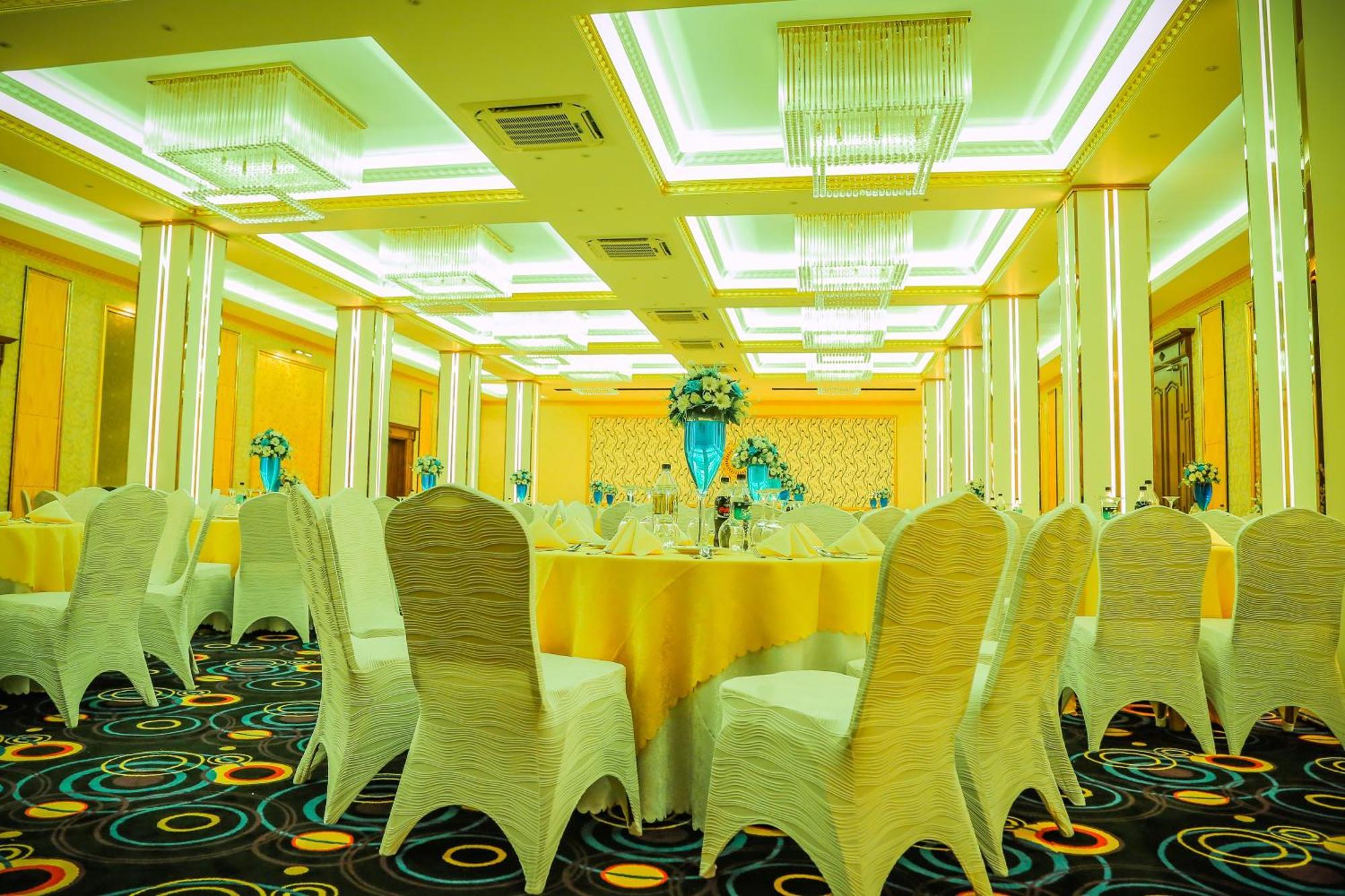 Aurora Banquet And Hotel Chilaw Eksteriør billede